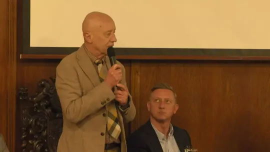 Burmistrz Szczecinka przyznał stypendia uczniom szkół podstawowych, średnich, artystycznych i studentom — dwie uczennice otrzymały nagrody specjalne