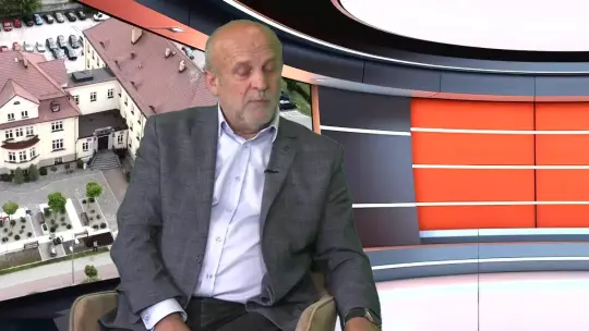 Starosta Krzysztof Lis o procesie sądowym, służbie zdrowia i remontach dróg lokalnych: odpowiada na najważniejsze pytania w cyklicznej audycji