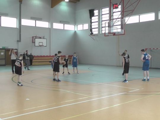 Basket wygrywa