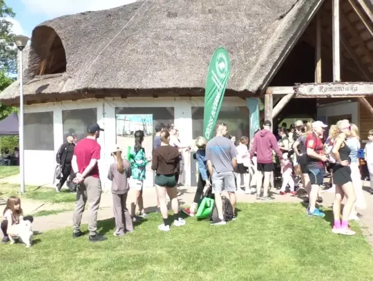 Cross Bociana w Nadleśnictwie Czarnobór. Biegacze, kijkarze i dzieci na trasach przy Romanówce