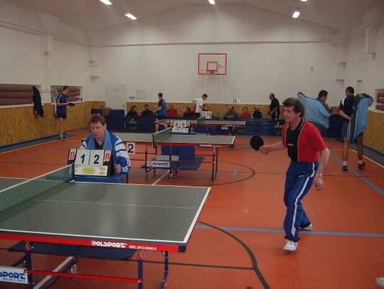 Czekaja na ping pongistów