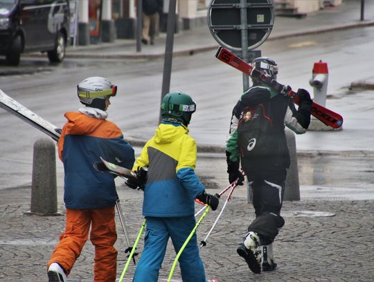 Czy wyjazd na narty w najbliższym czasie ma sens?