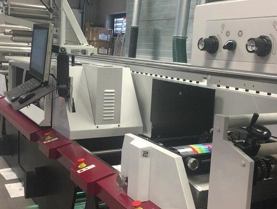 Etykiety peel off - czym się wyróżniają?