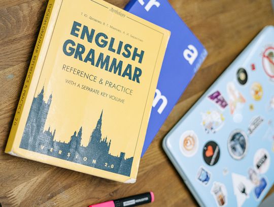 Ewolucja Edukacji Językowej w Świecie Biznesu: Wkład Language Business w Naukę Angielskiego dla Firm w Warszawie