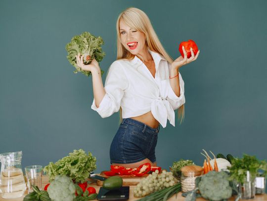 Jak gotowe posiłki roślinne pomagają wytrwać w zdrowych nawykach?