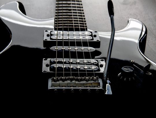 Jak najłatwiej nauczyć się grać na gitarze elektrycznej?