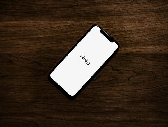 Jak odpowiednio zabezpieczyć i skonfigurować iPhone dla dziecka?