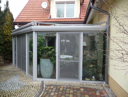 Jak wygląda budowa ogrodu zimowego krok po kroku?