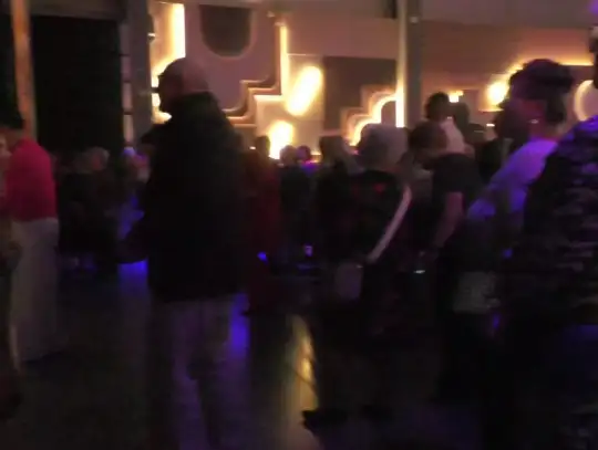 Jesień życia pełna rytmu — 400 seniorów na III jesiennym dancingu Fundacji Kronospan przy Złotych Przebojach