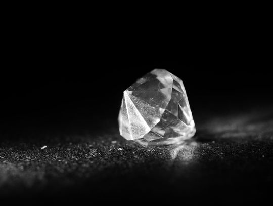 Karat diamentu - co oznacza i jak wpływa na wygląd kamienia?