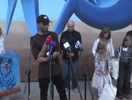 Mural przy Jana Pawła II gotowy. Psia mordka zachęca do adopcji zwierząt ze schroniska