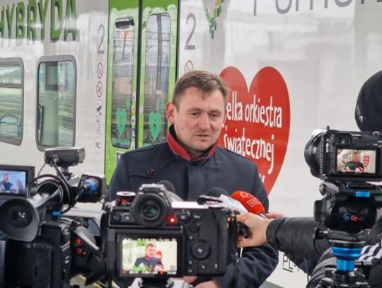 Najnowsza Hybryda na torach. Pociąg z symbolami WOŚP w Szczecinku 