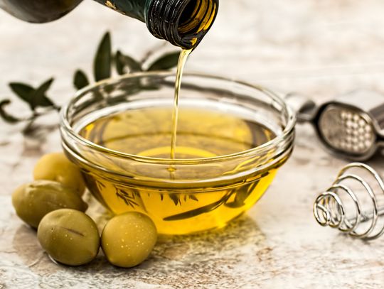 Nierafinowane oleje naturalne – dlaczego warto je stosować?