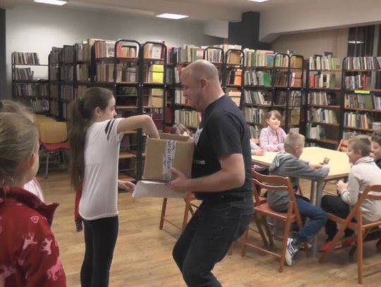 Noc w bibliotece