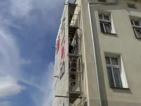 Nowy mural w Szczecinku ma promować miłość i szacunek do zwierząt