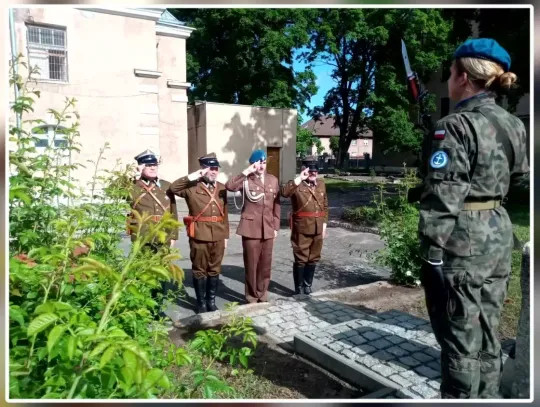 Rekonstruktorzy chwalą się swoimi dokonaniami