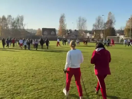 Siódemka pobiegła dla Hospicjum — 2351,44 zł z Biegu Niepodległości