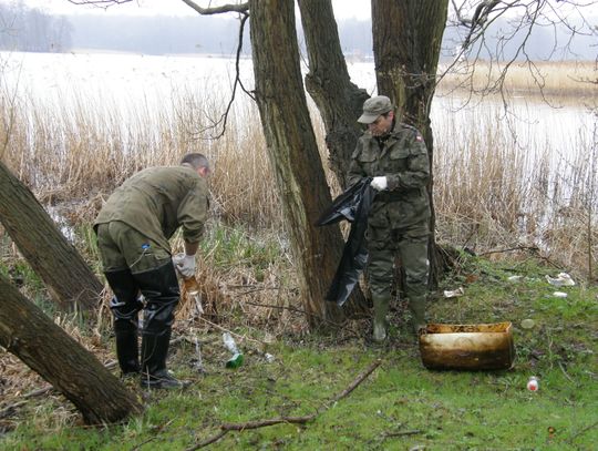 Sprzątanie jeziora