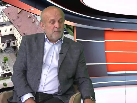 Starosta Krzysztof Lis o procesie sądowym, służbie zdrowia i remontach dróg lokalnych: odpowiada na najważniejsze pytania w cyklicznej audycji