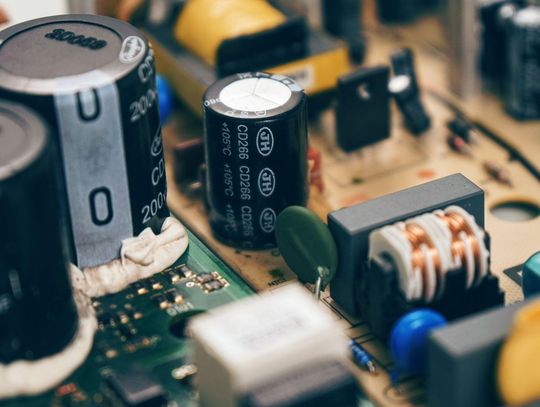 Sterowniki bramek IGBT i MOSFET - dlaczego są kluczowe dla układu?