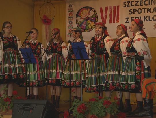 Swojacy - zespół ludowy z Sitna gra i śpiewa  juz 20 lat