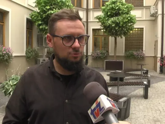 Szczecinek stawia na ekologię: ratusz rezygnuje z plastikowych butelek na rzecz dystrybutorów wody pitnej