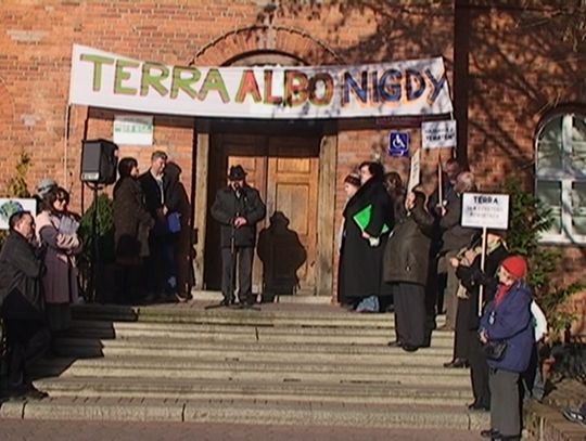 Terra albo nigdy