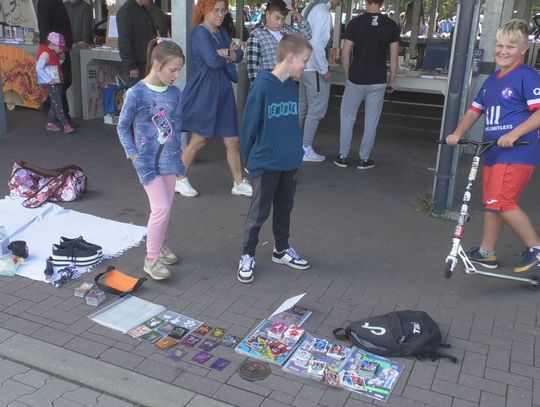 Tłumy na Pchlim Targu - dużo przyjezdnych