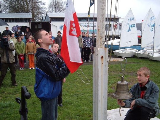 Wciągnęli banderę