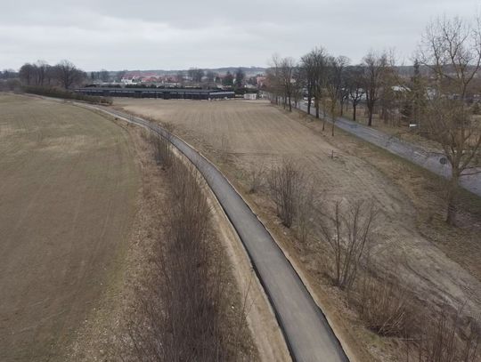 Zamiast pociągu rower - ścieżka na nasypie kolejowym 