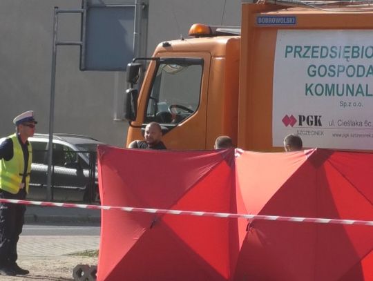 Zginęła pod kołami śmieciarki