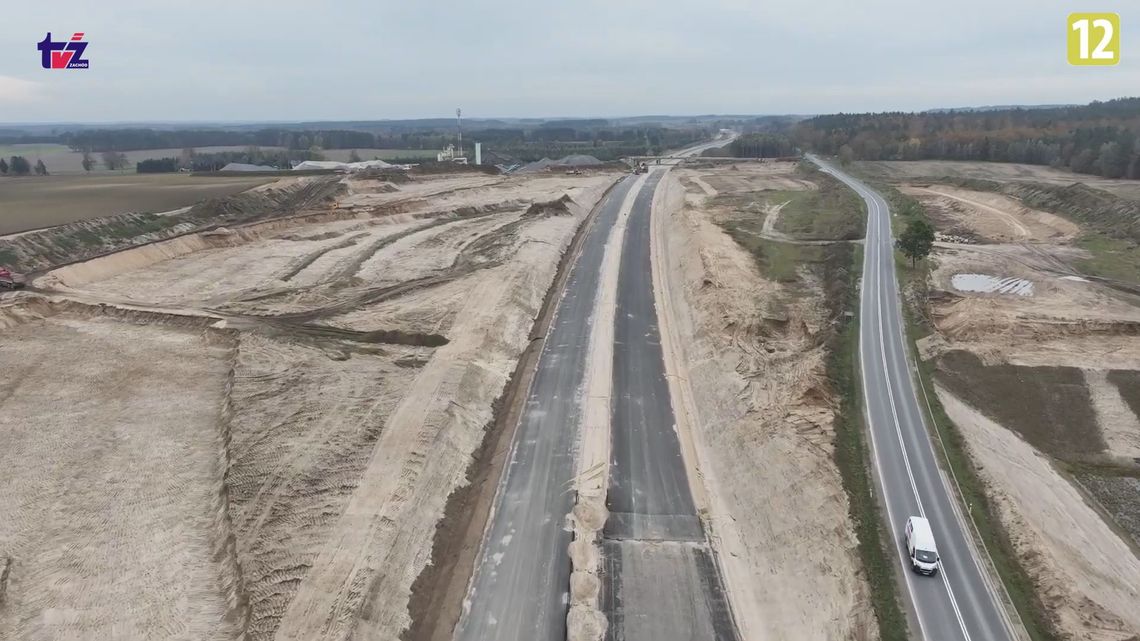 Budowa S11 Bobolice–Szczecinek przyspiesza. Zobacz październikowy film GDDKiA z lotu ptaka
