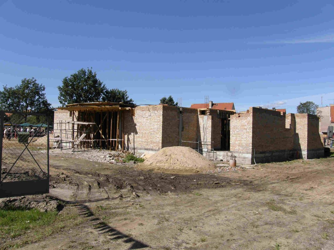 Budują kościół
