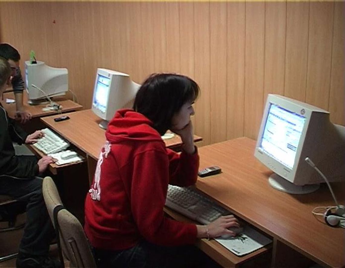 Buszują po Internecie