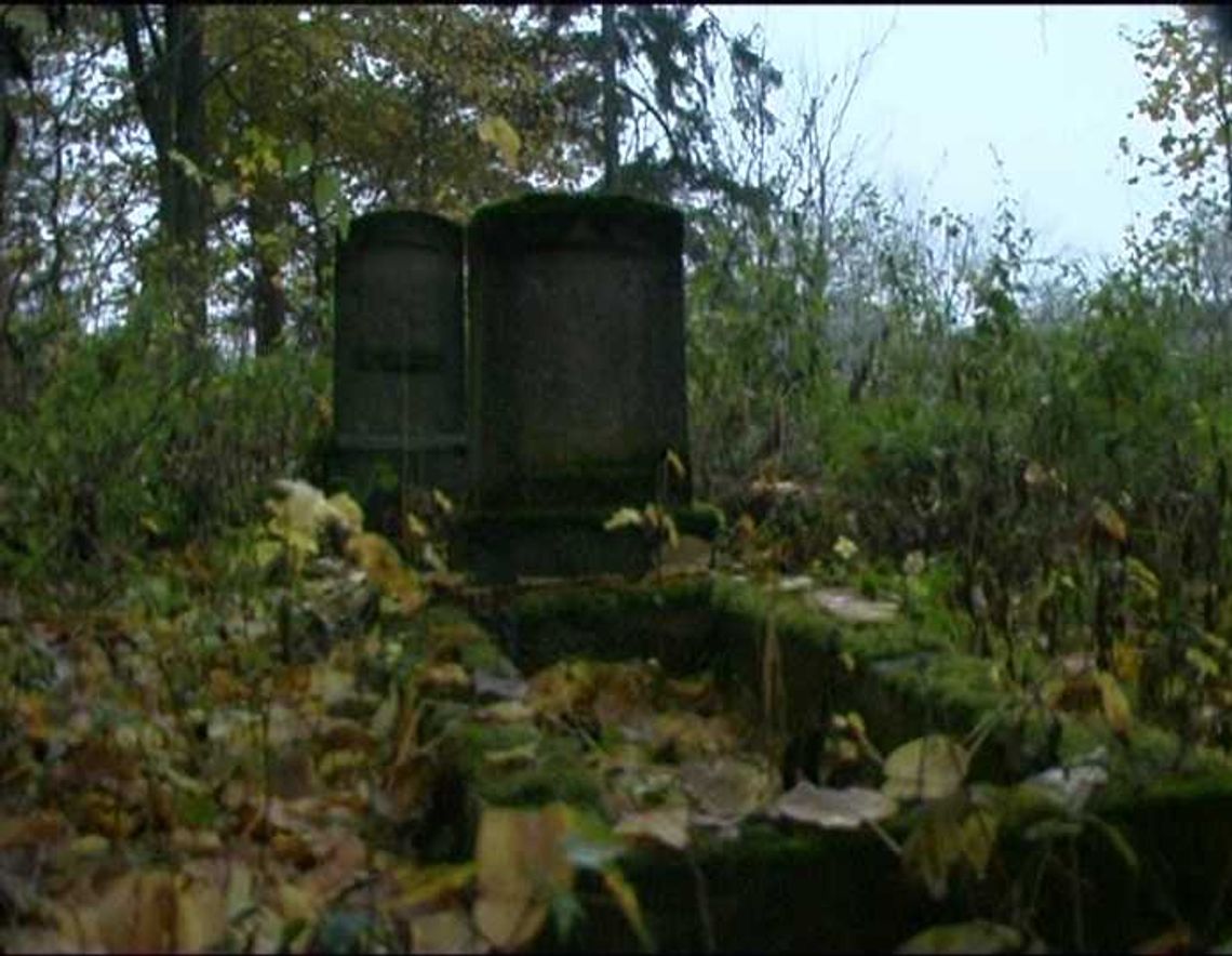 Pamietają o cmentarzach