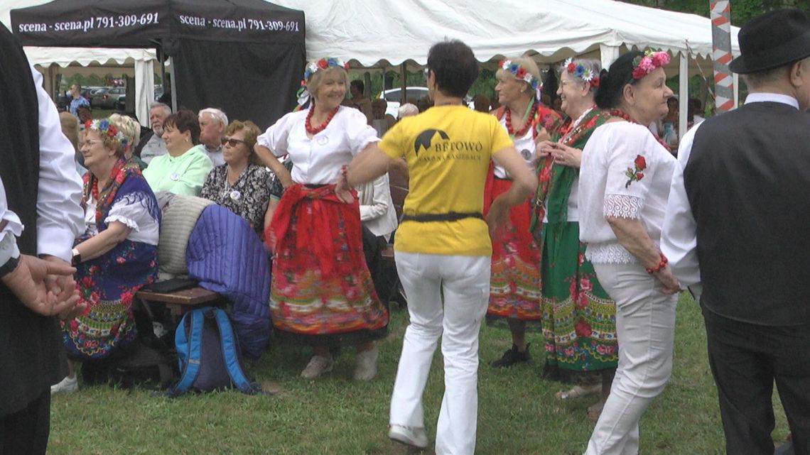 Piknik folk w Jeleniu