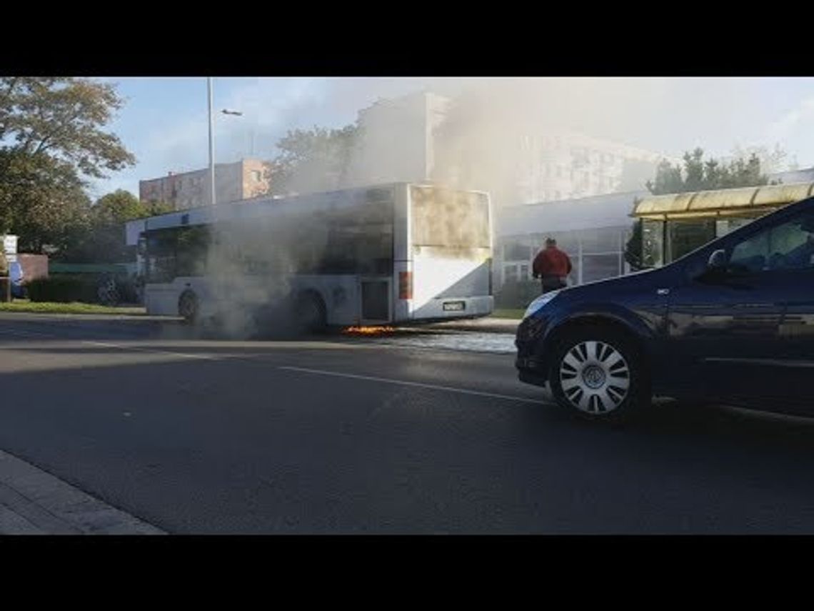 Płonący autobus
