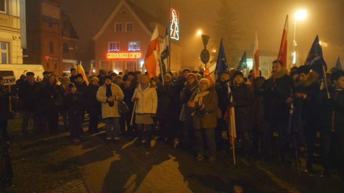 Przeciw PiS