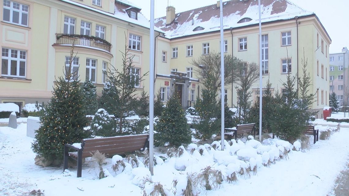 Przybywa swiatecznych dekoracji w mieście - starostwo inaczej niż w poprzednich latach