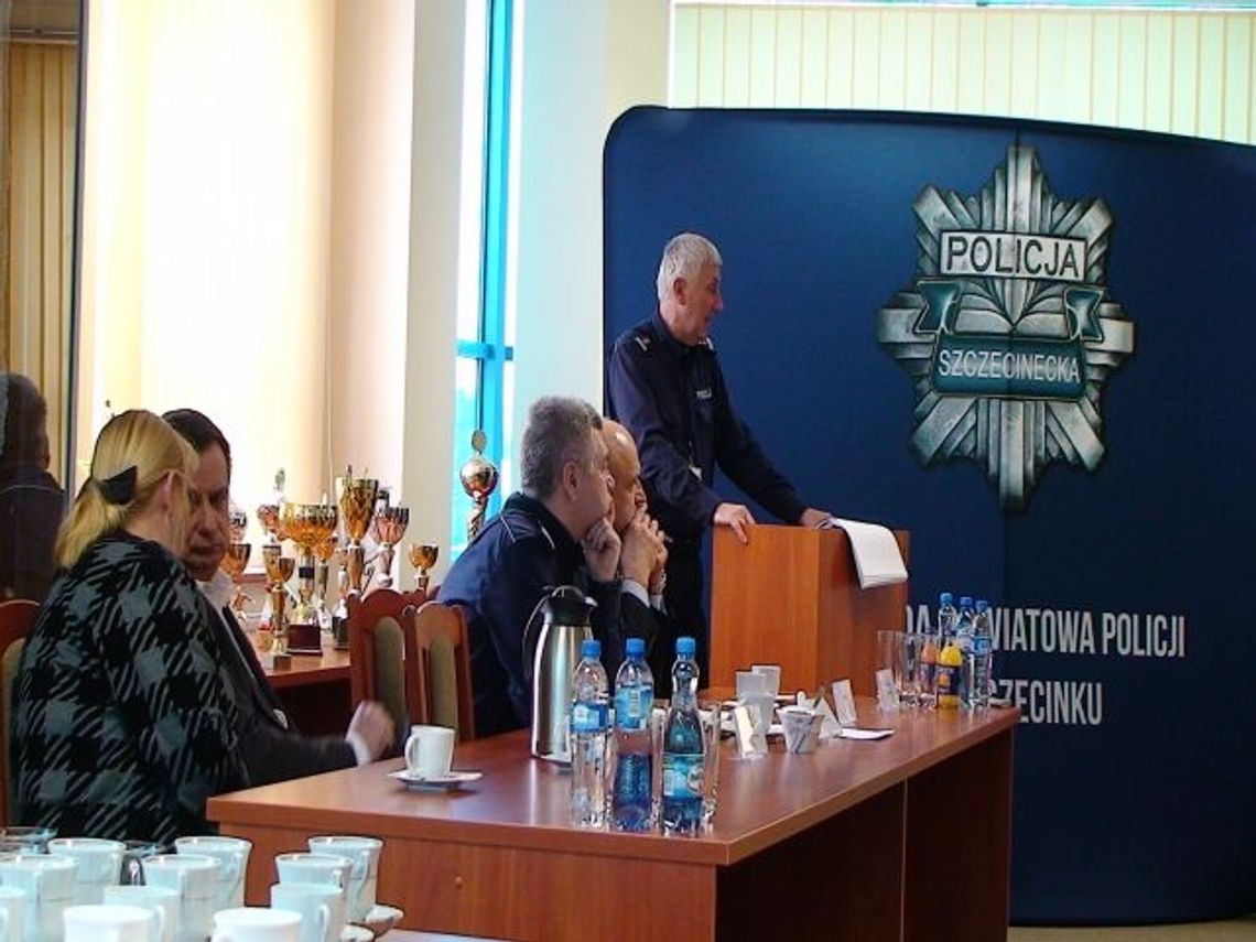 Radiowozy i strzelnica