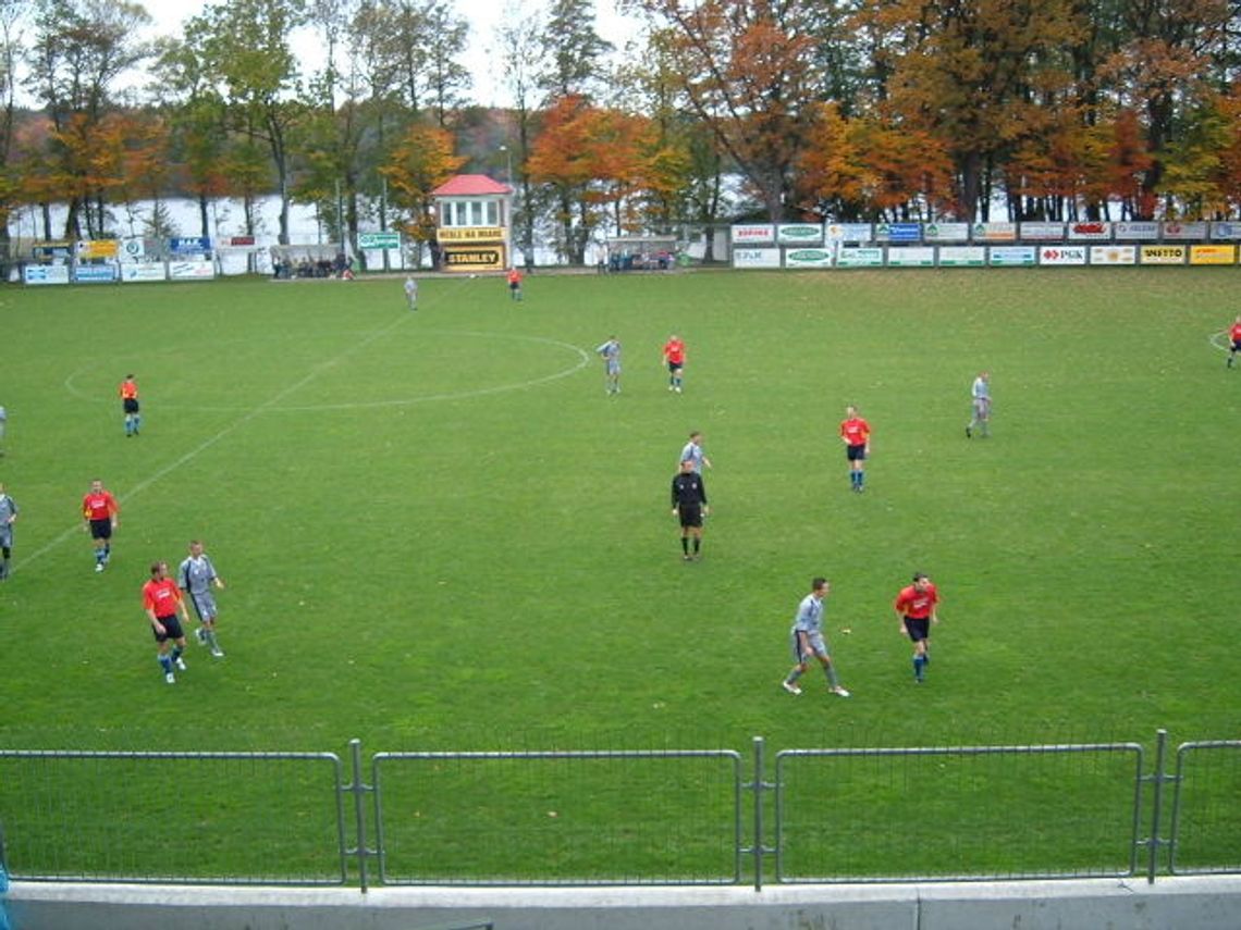 Rezerwy Darzboru górą