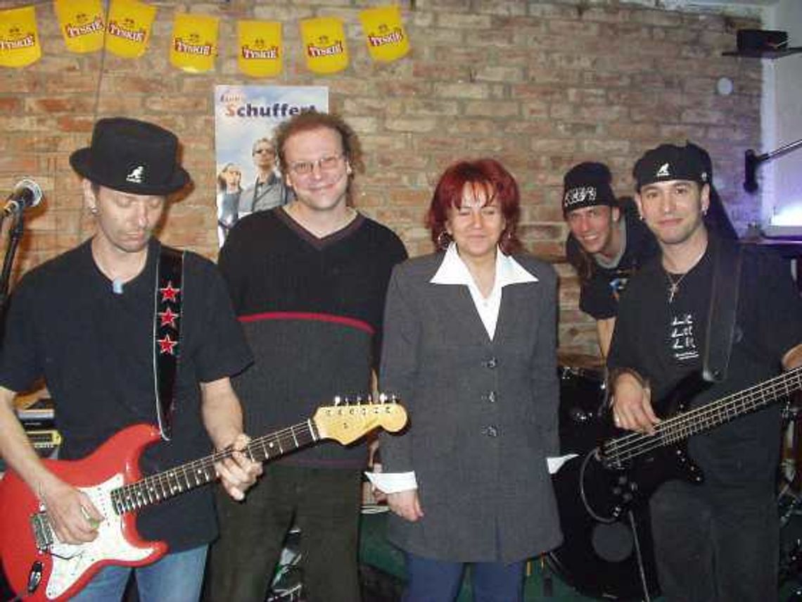 Rock w Garage