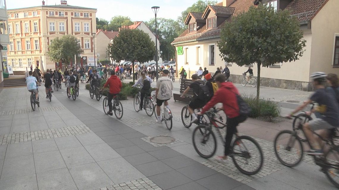 Szczecinecki Dzień bez Samochodu - setki rowerzystów w parku