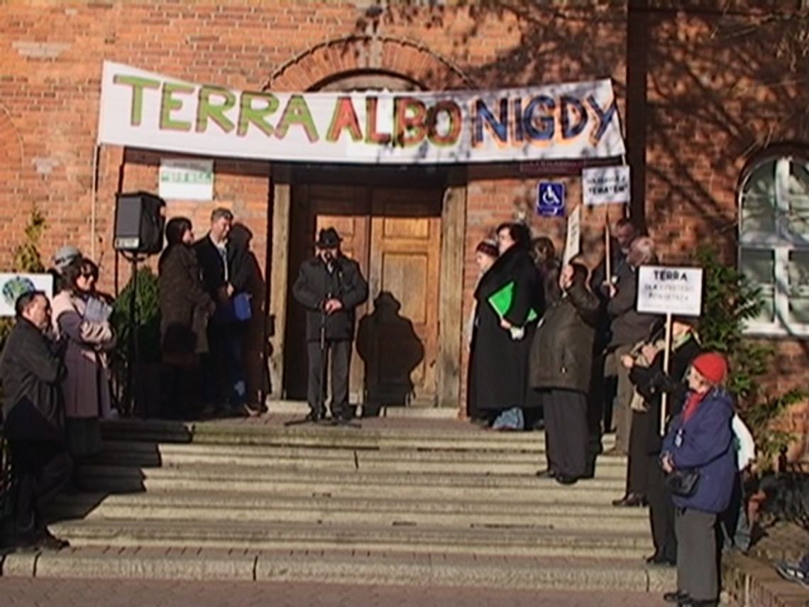 Terra albo nigdy