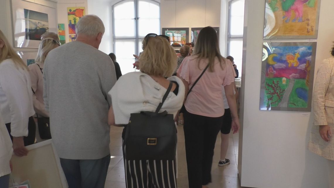 Tlumy w Galerii Sztuki Zamek