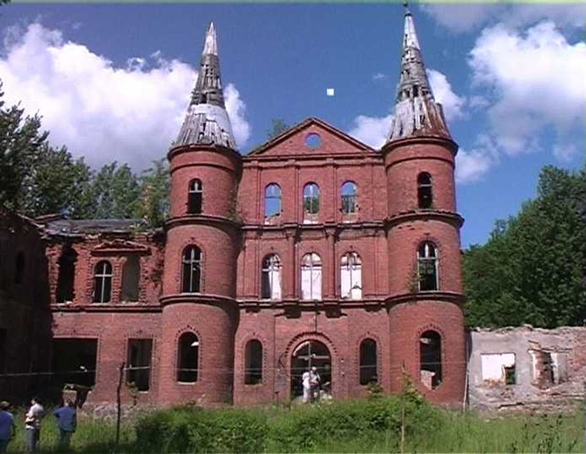 Znika pałac