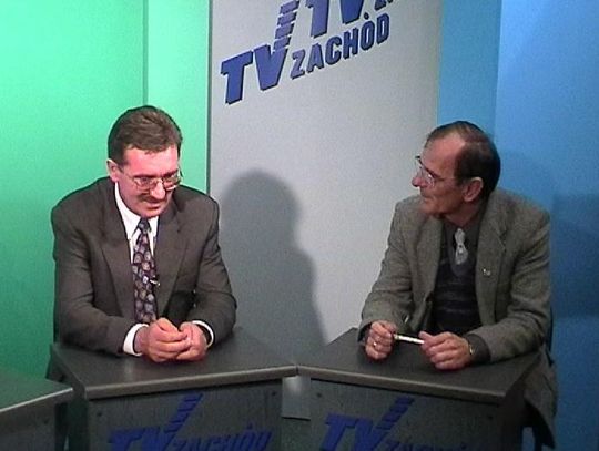 Senator RP Zbigniew Zychrowicz podczas wywiadu w studiu TV Zachód