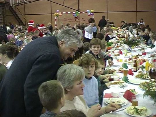 Senator Witold Gładkowski znalazł czas na osobiste rozmowy z dziećmi