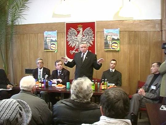 Andrzej Lepper podczas spotkania z mieszkańcami Szczecinka