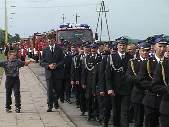 przemarsz strażaków ulicami Białego Boru